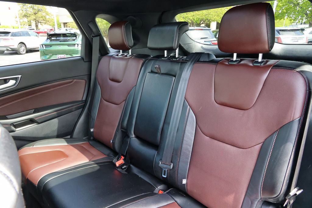 Used 2021 Ford Edge Titanium w/ Equipment Group 301A AWD/4WD image 38