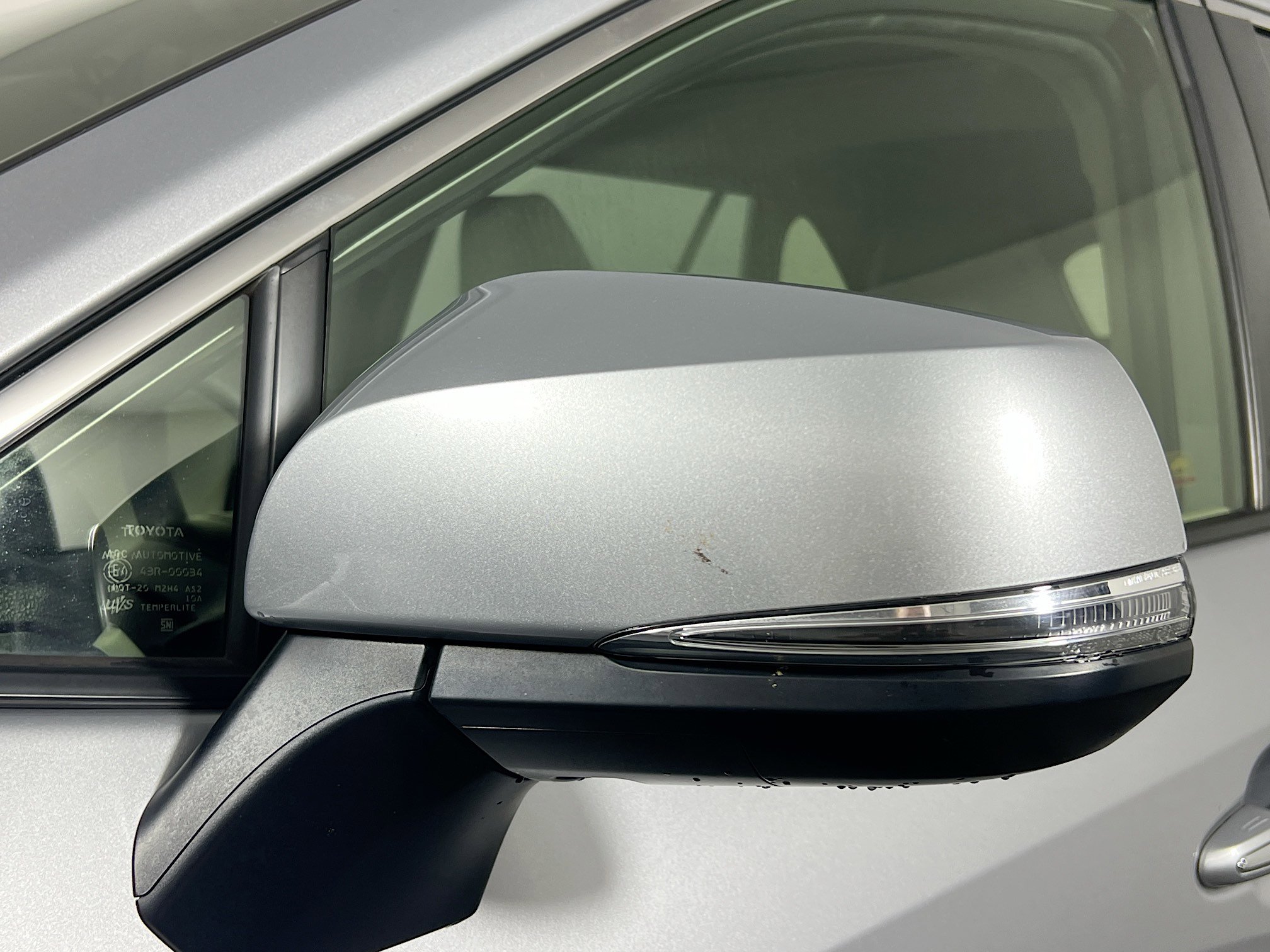 Used 2021 Toyota RAV4 Limited image 12