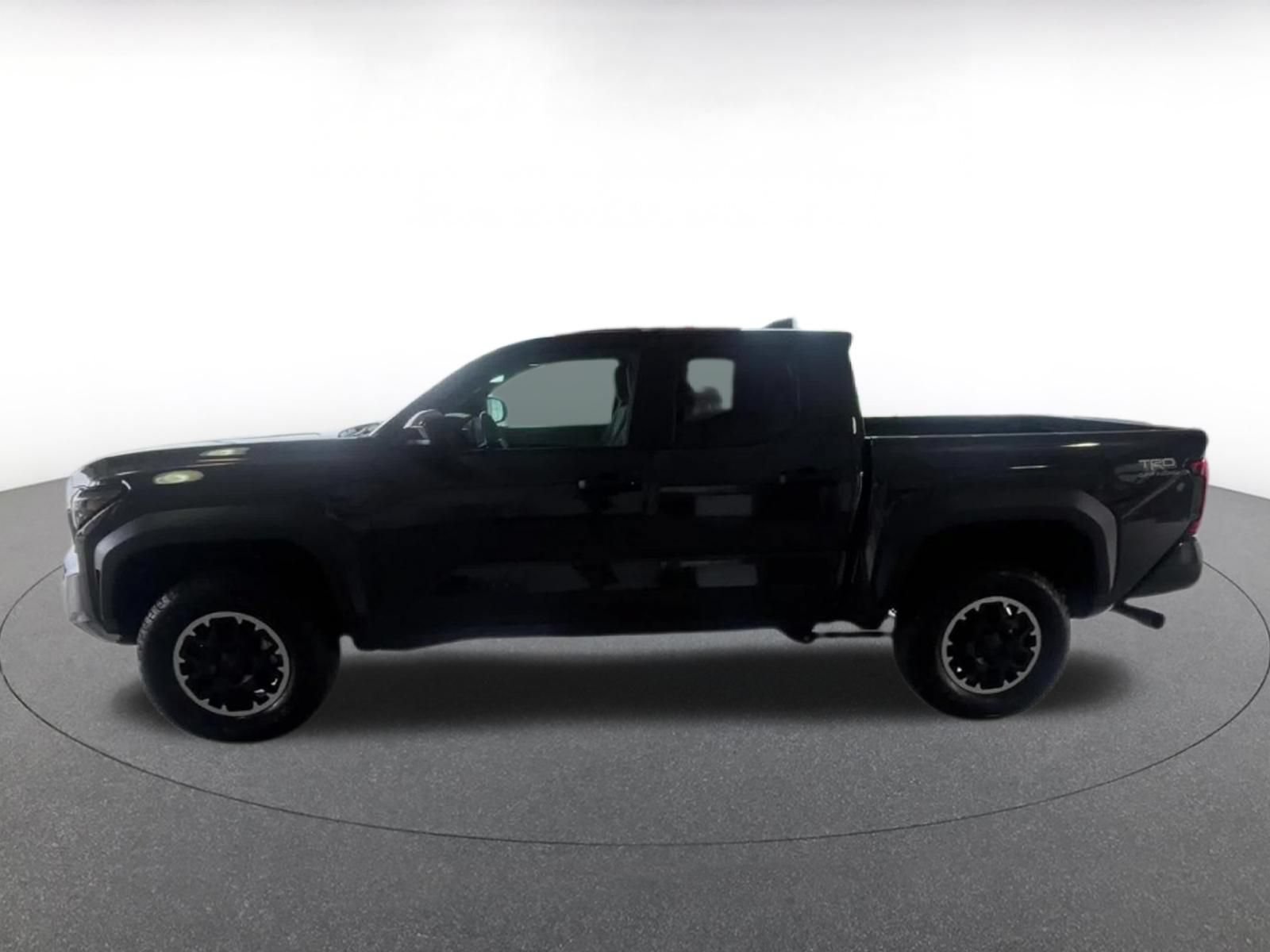 Used 2024 Toyota Tacoma TRD Off-Road AWD/4WD image 8