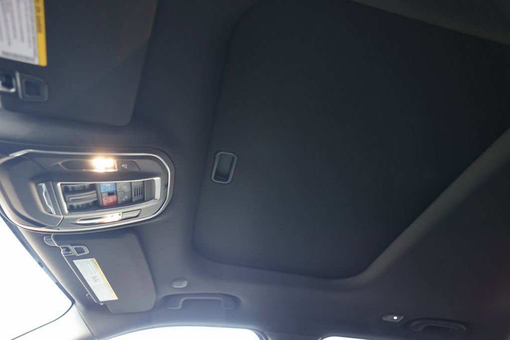 New 2025 Jeep Grand Cherokee Laredo X w/ Trailer Tow Package image 39