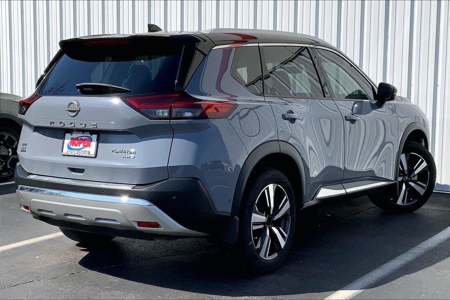 Used 2023 Nissan Rogue Platinum w/ Platinum Premium Package image 11