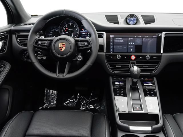 Certified 2025 Porsche Macan Turbo AWD/4WD image 17