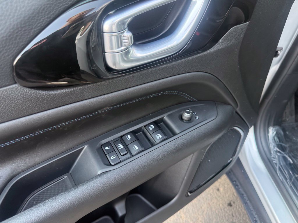 New 2026 Jeep Compass Latitude AWD/4WD image 12