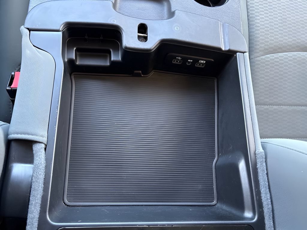 Used 2018 RAM 1500 Express RWD image 32