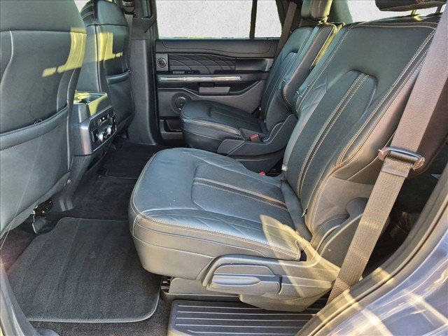 Used 2023 Ford Expedition Platinum RWD image 16