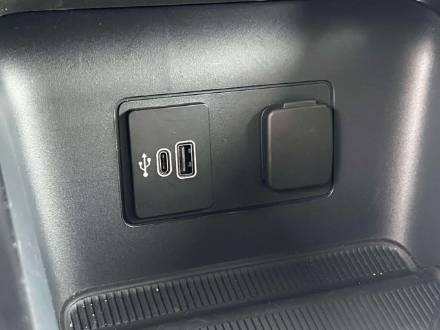 Used 2026 Ford Explorer Active AWD/4WD image 34
