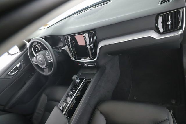 Used 2025 Volvo S60 B5 Core AWD/4WD image 30