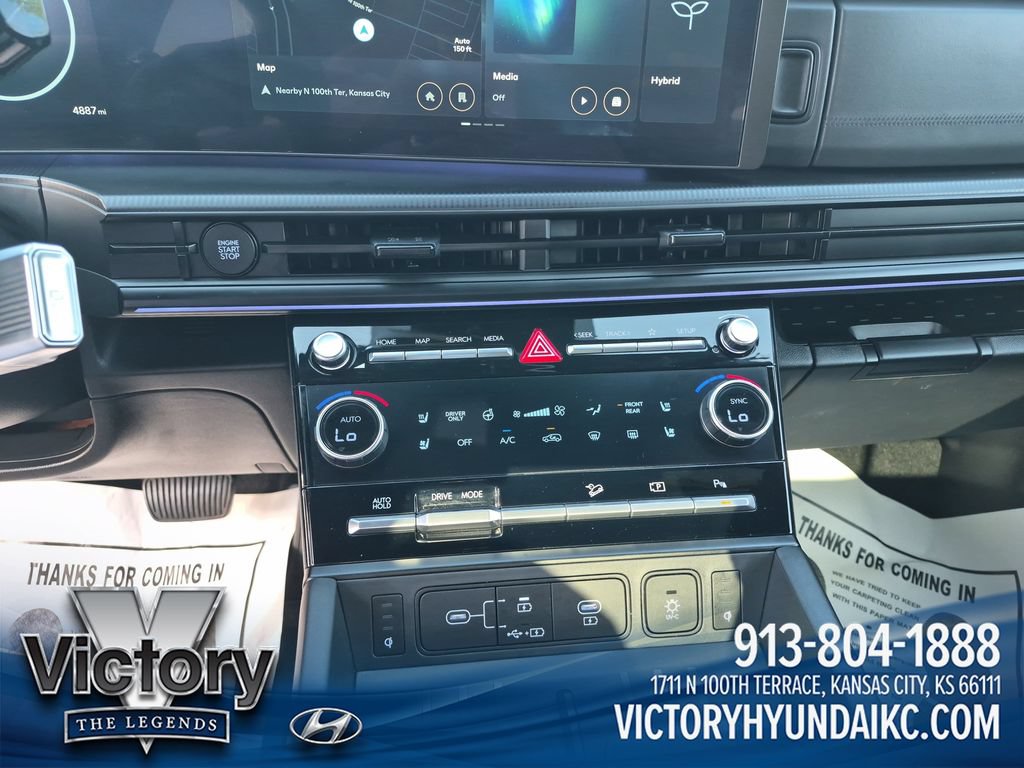 Used 2025 Hyundai Santa Fe Calligraphy FWD image 17