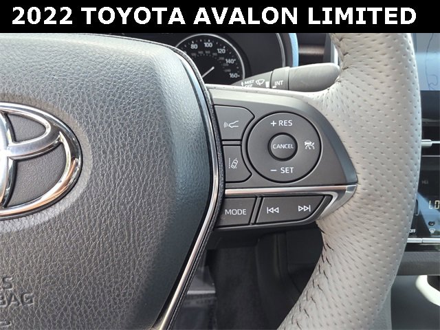 Used 2022 Toyota Avalon Limited image 28