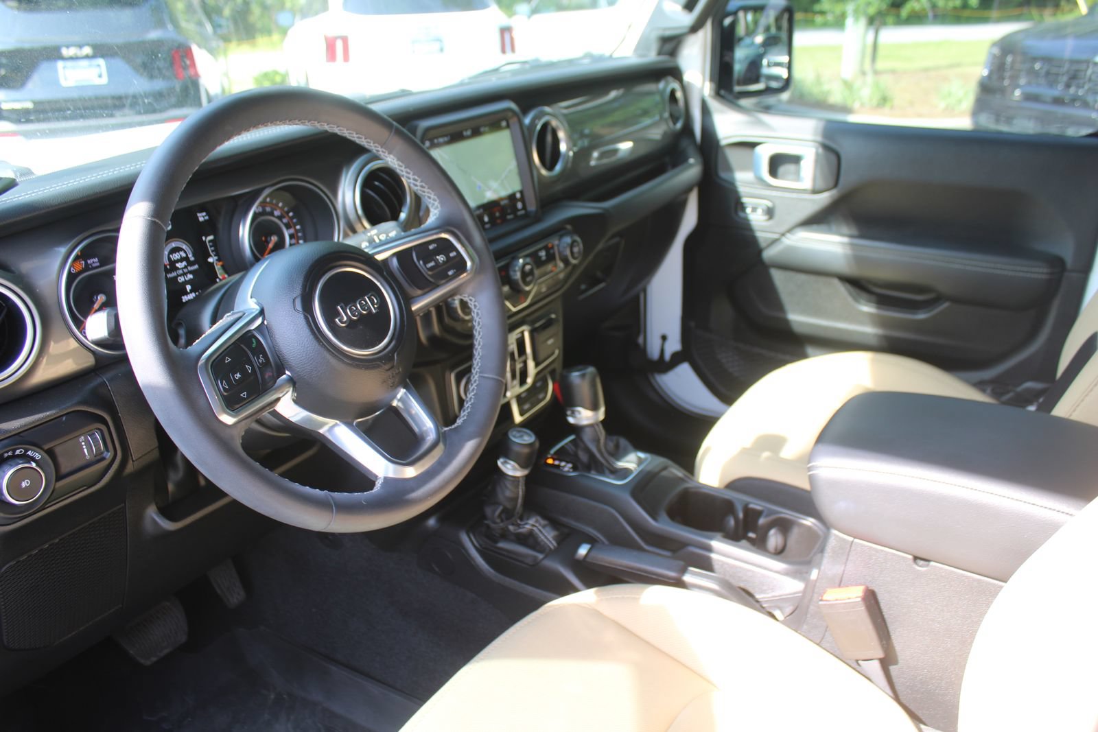 Used 2023 Jeep Wrangler Unlimited Sahara w/ LED Lighting Group AWD/4WD image 21