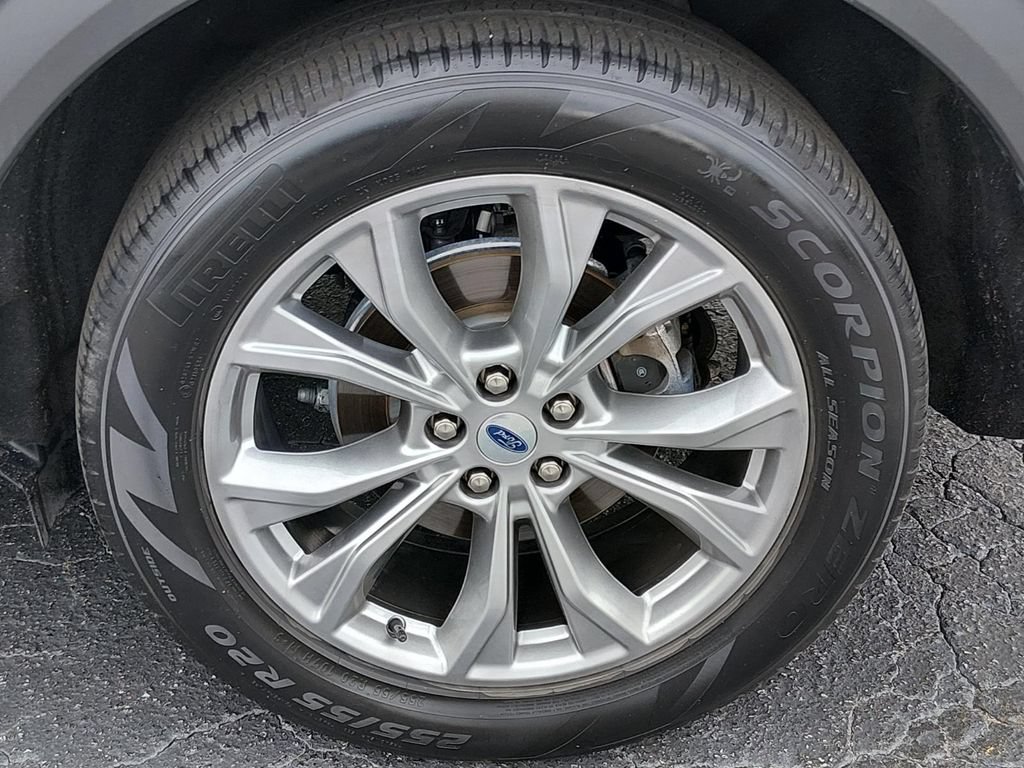 Certified 2023 Ford Explorer XLT w/ Equipment Group 202A RWD image 14