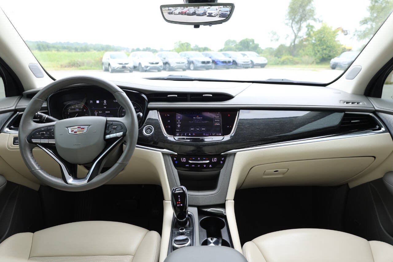 Used 2022 Cadillac XT6 Premium Luxury w/ Technology Package AWD/4WD image 14