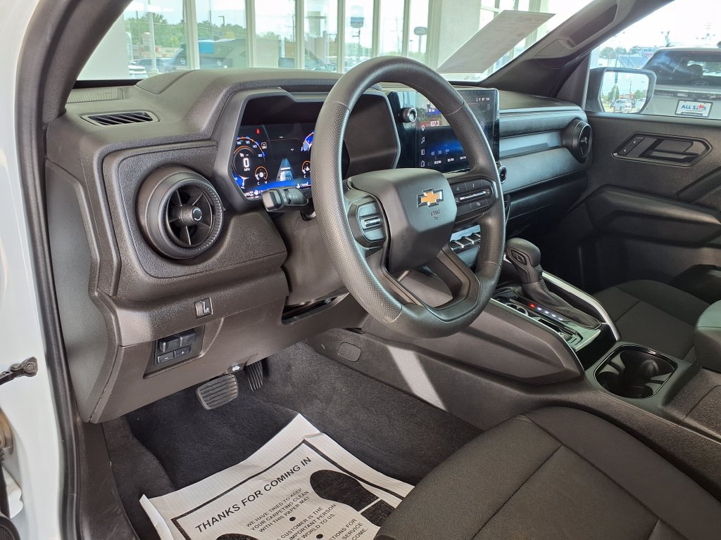 Used 2025 Chevrolet Colorado W/T w/ Advanced Trailering Package AWD/4WD image 22