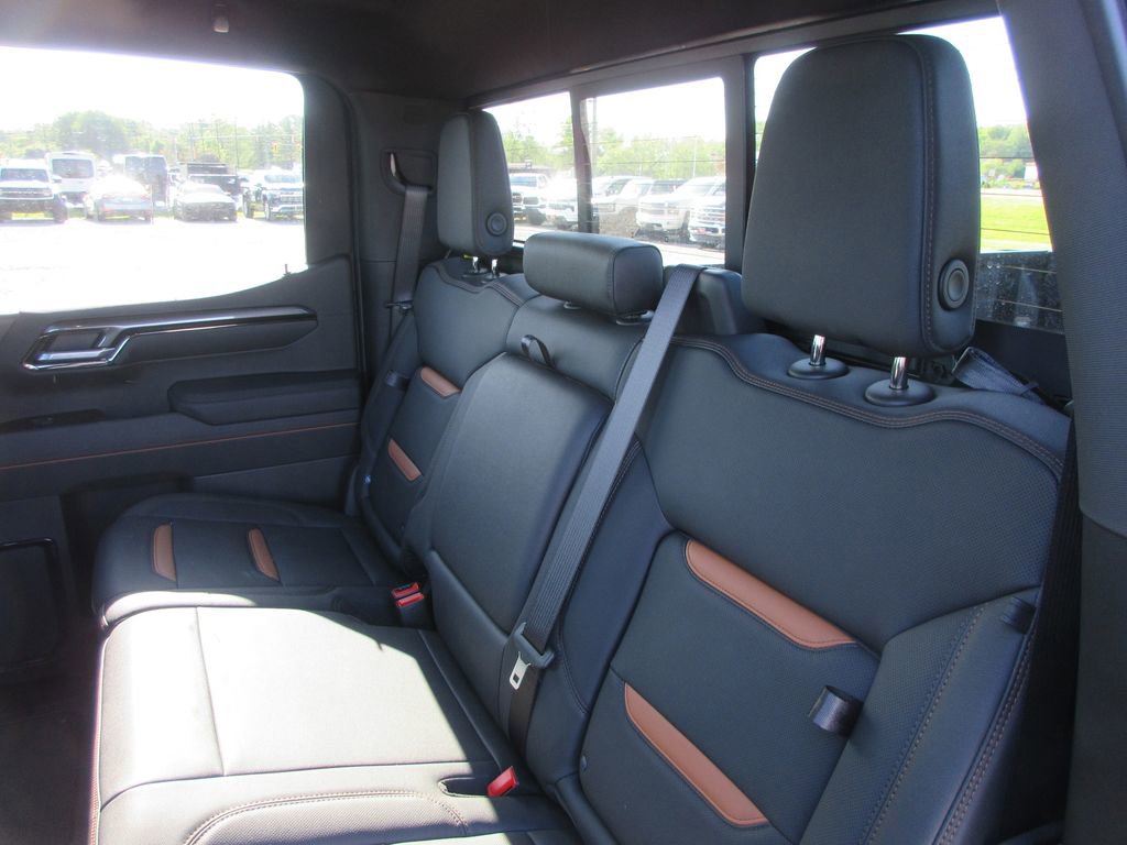 New 2026 GMC Sierra 1500 AT4 w/ AT4 Premium Package AWD/4WD image 17