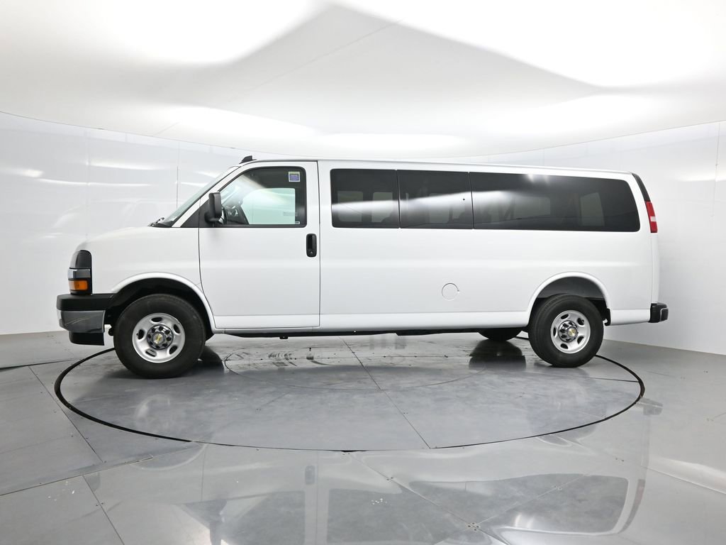 Used 2025 Chevrolet Express 3500 LT w/ LT Preferred Equipment Group RWD image 31