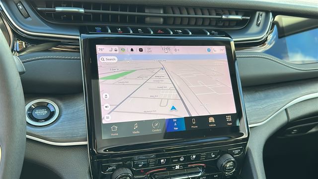 Used 2023 Jeep Grand Cherokee 30th Anniversary image 22