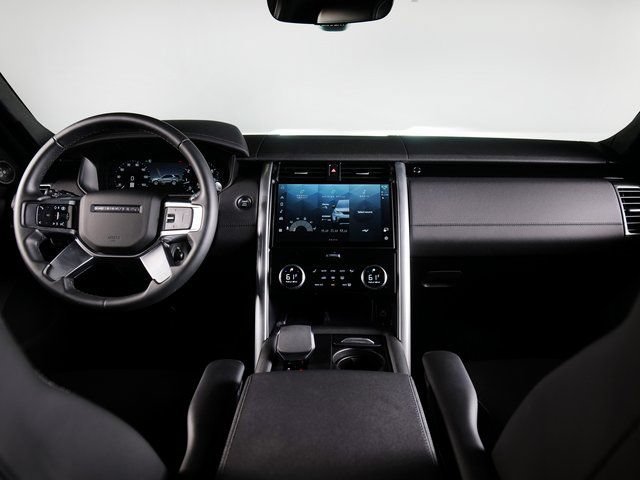 Certified 2025 Land Rover Discovery S AWD/4WD image 4