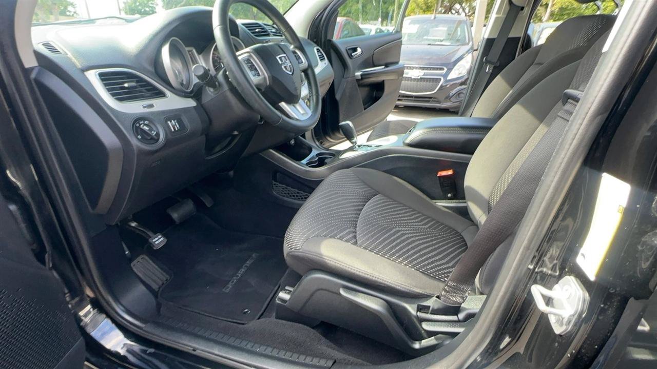 Used 2015 Dodge Journey SXT w/ Flexible Seating Group FWD image 28