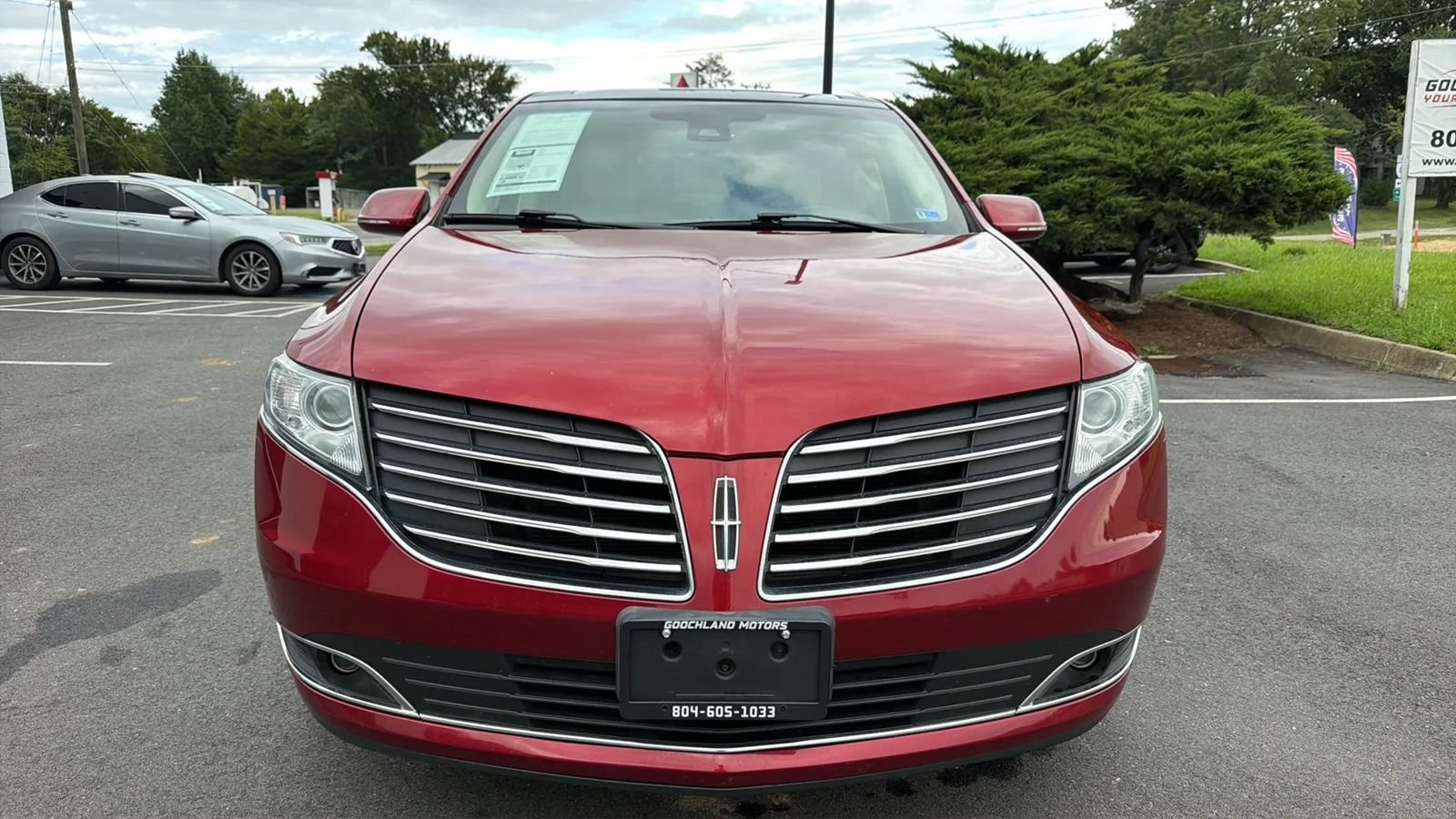 Used 2019 Lincoln MKT AWD image 11