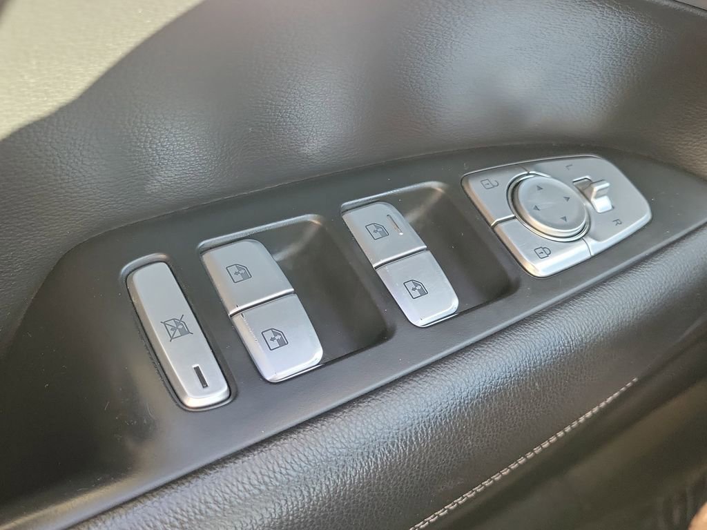 Used 2019 Genesis G70 2.0T Sport image 16