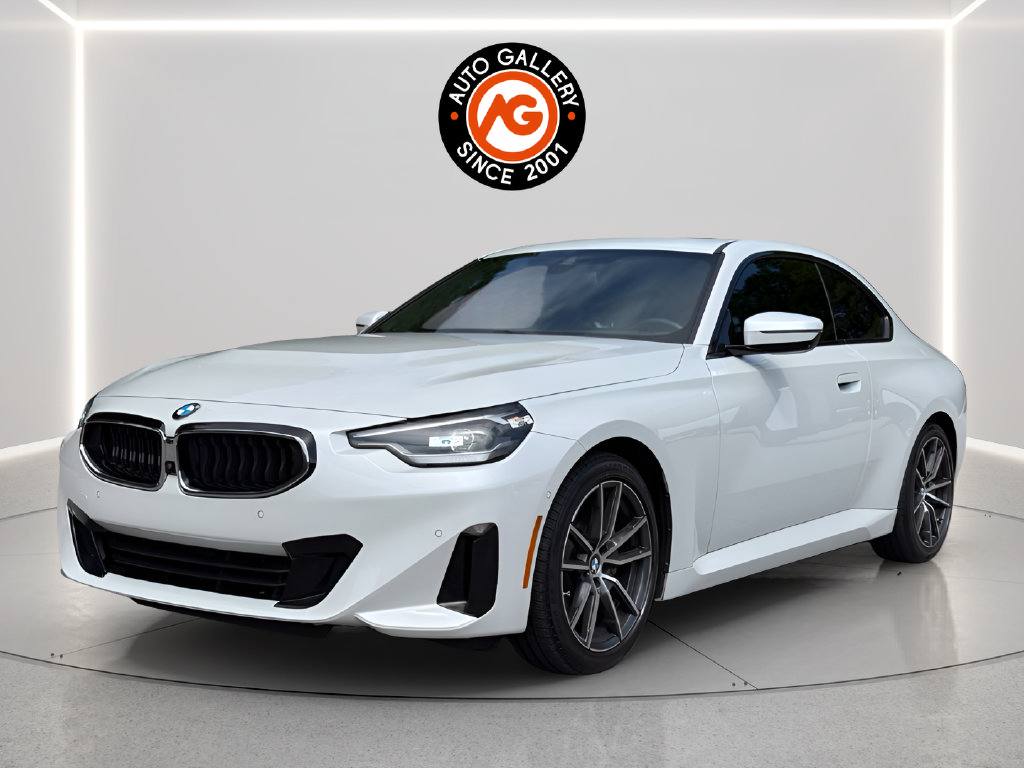 Used 2023 BMW 230i Coupe w/ Convenience Package RWD image 3