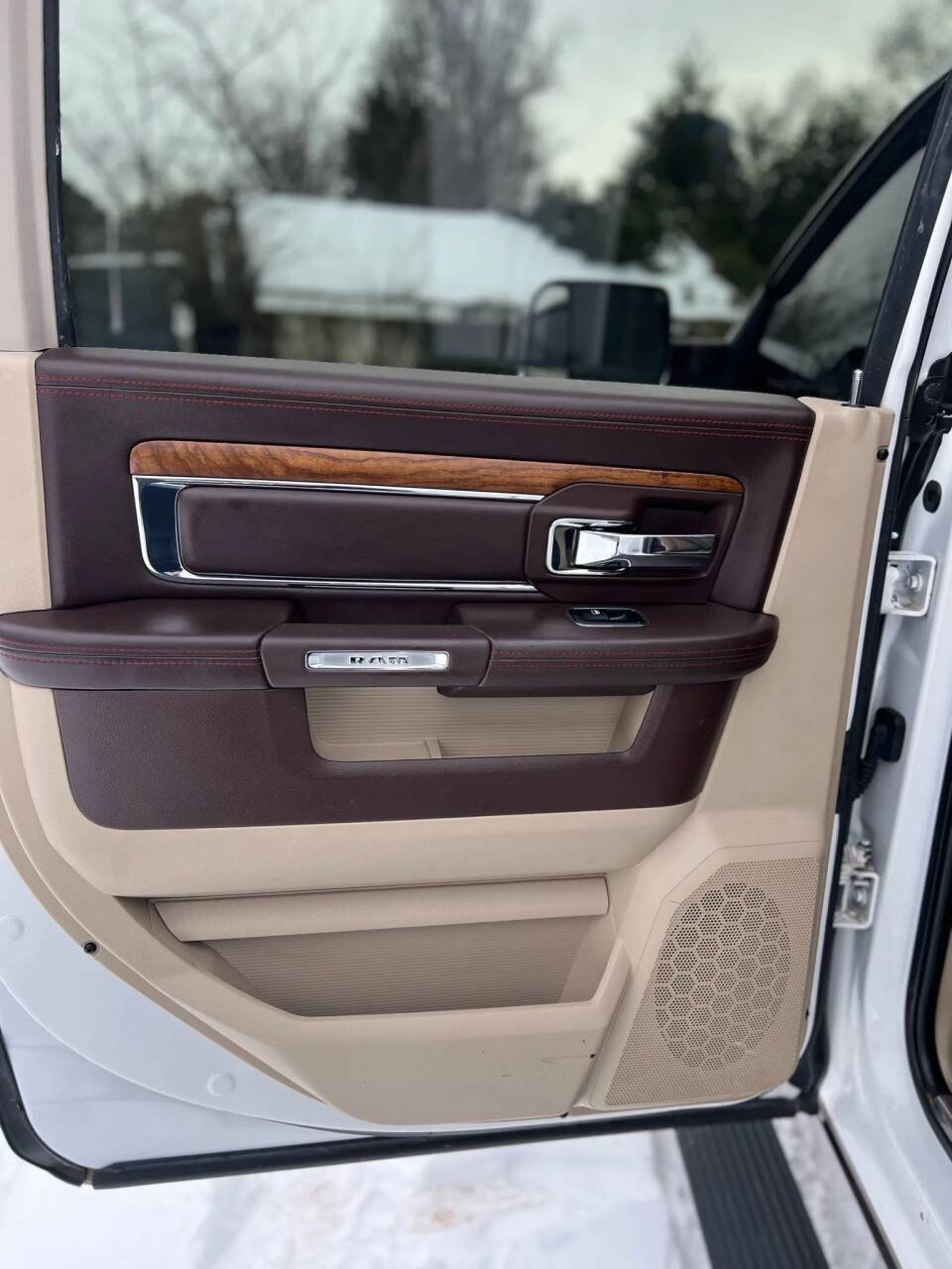 Used 2018 RAM 2500 Longhorn w/ Longhorn Southfork Package image 15