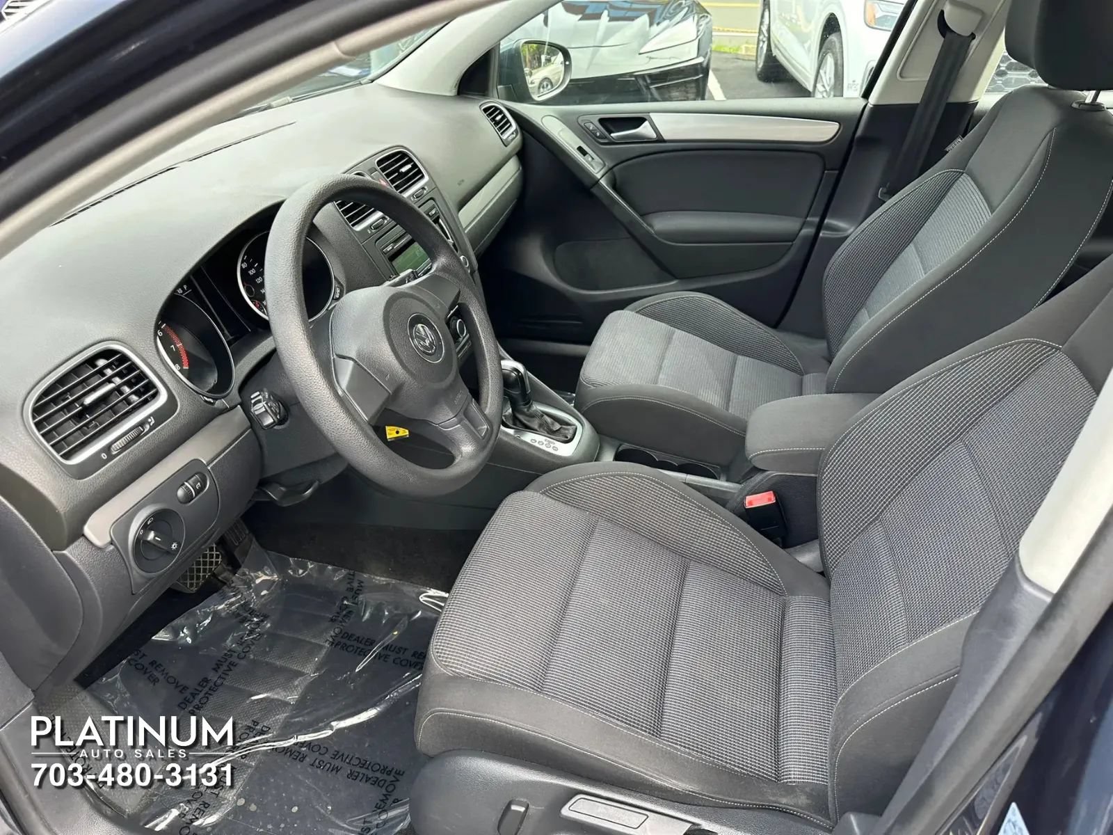 Used 2013 Volkswagen Golf 4-Door FWD image 12