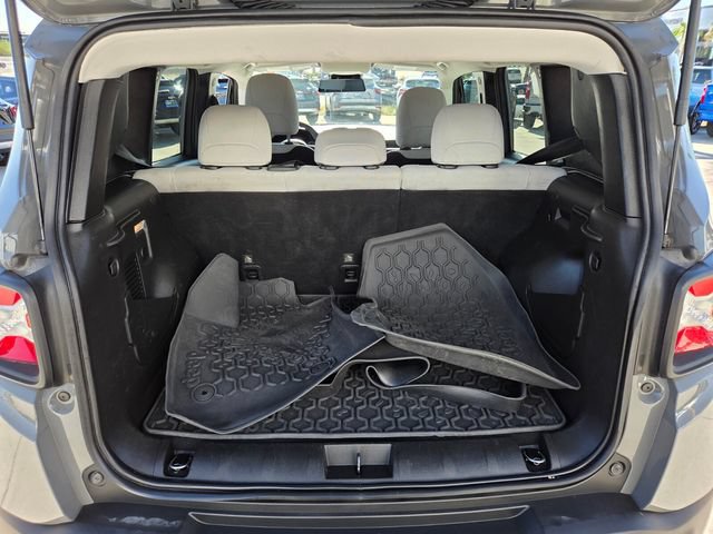 Used 2022 Jeep Renegade Latitude AWD/4WD image 13