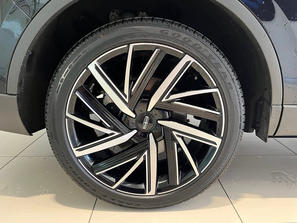 Used 2026 Lincoln Aviator Reserve AWD/4WD image 17