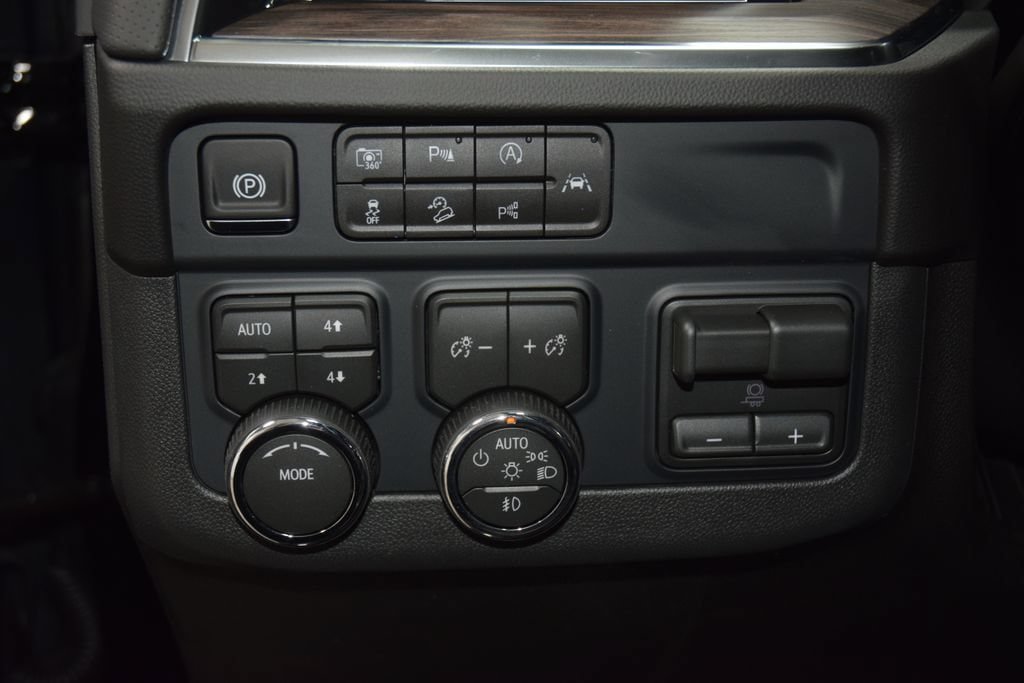 New 2026 Chevrolet Suburban Premier AWD/4WD image 36