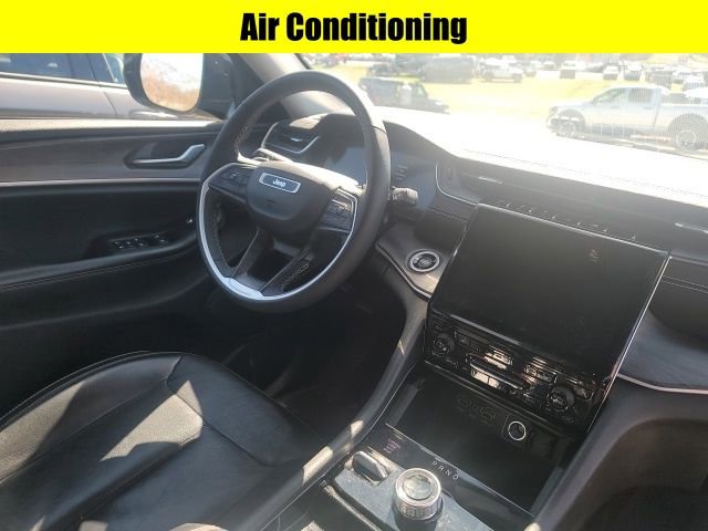 Used 2023 Jeep Grand Cherokee Limited image 11