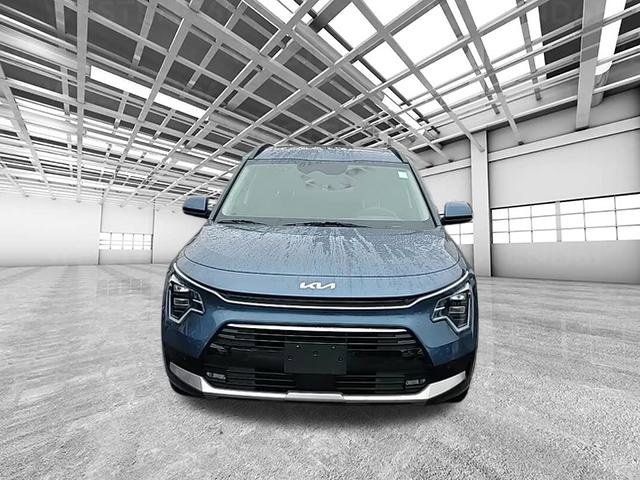 Certified 2024 Kia Niro SX Touring image 9