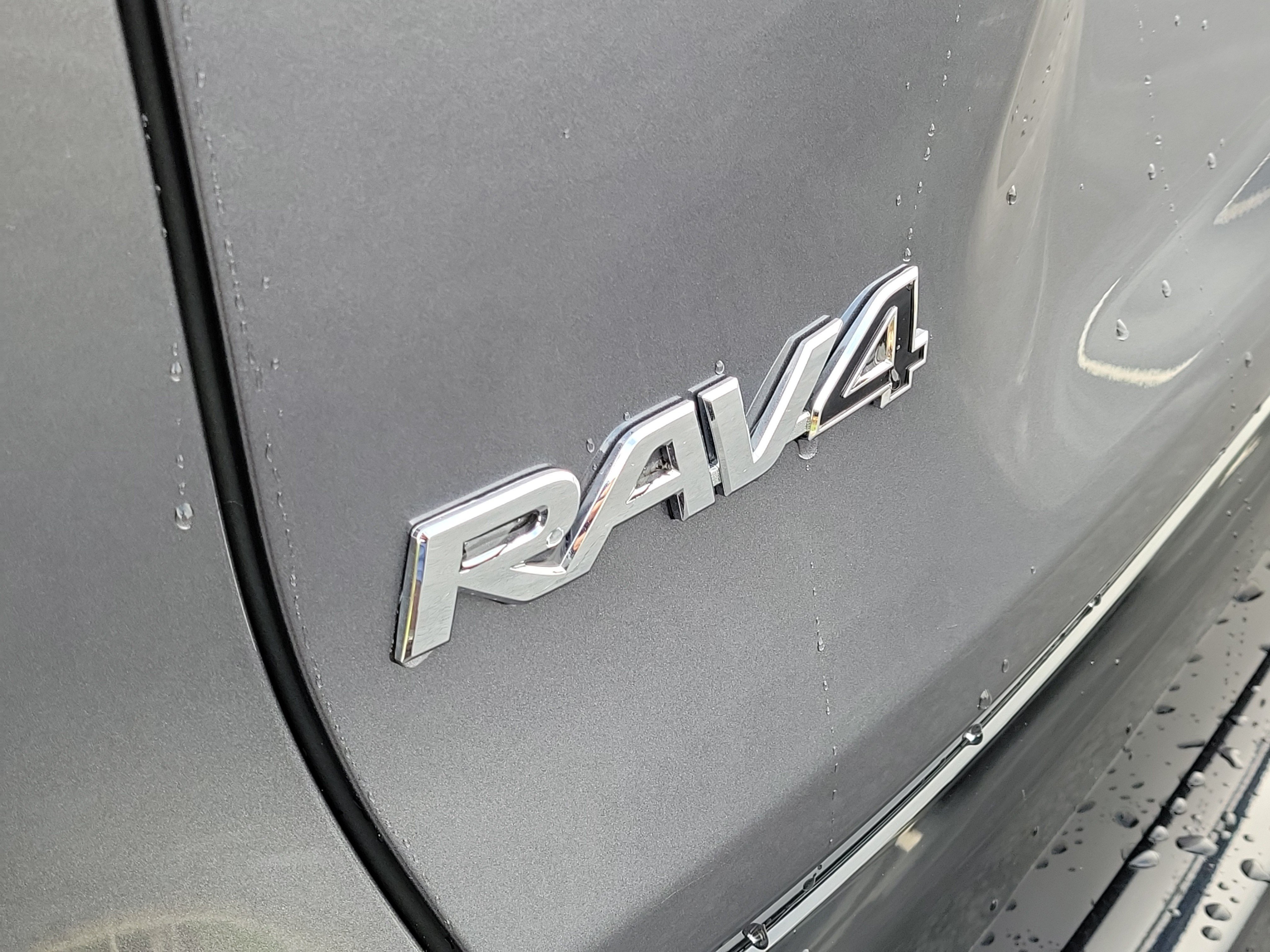 Used 2025 Toyota RAV4 XSE AWD/4WD image 5