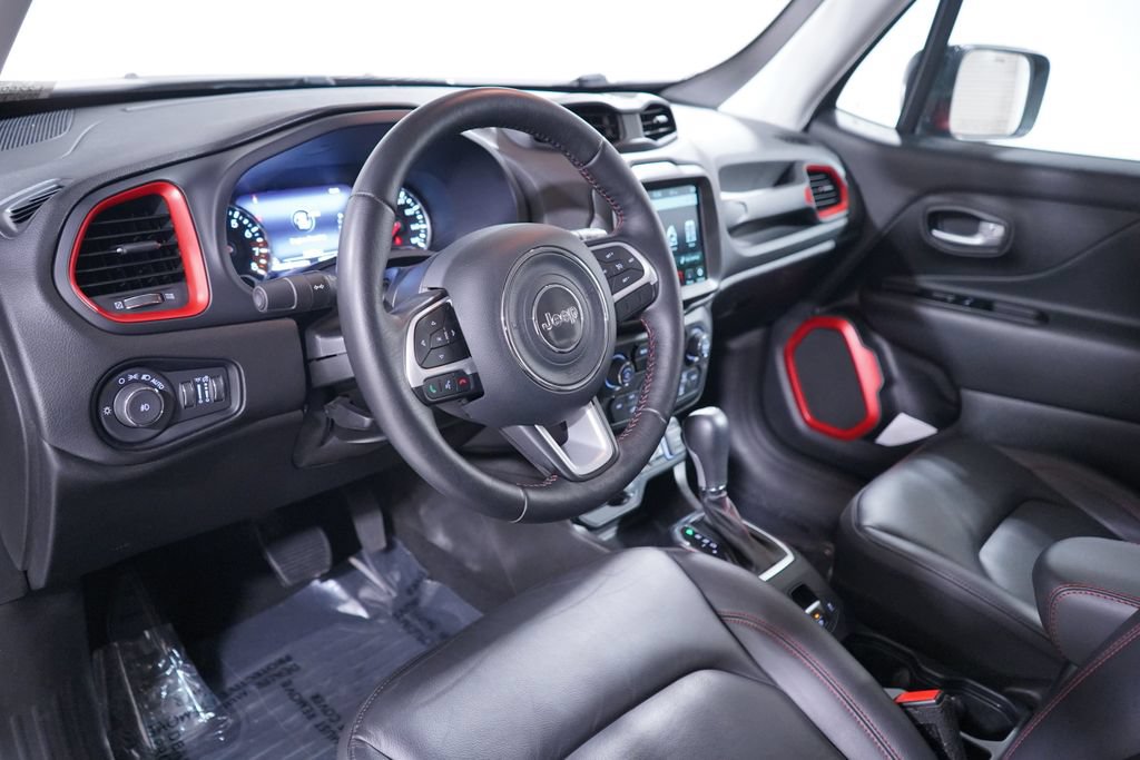 Used 2023 Jeep Renegade Trailhawk w/ Trailhawk Elite Group AWD/4WD image 6