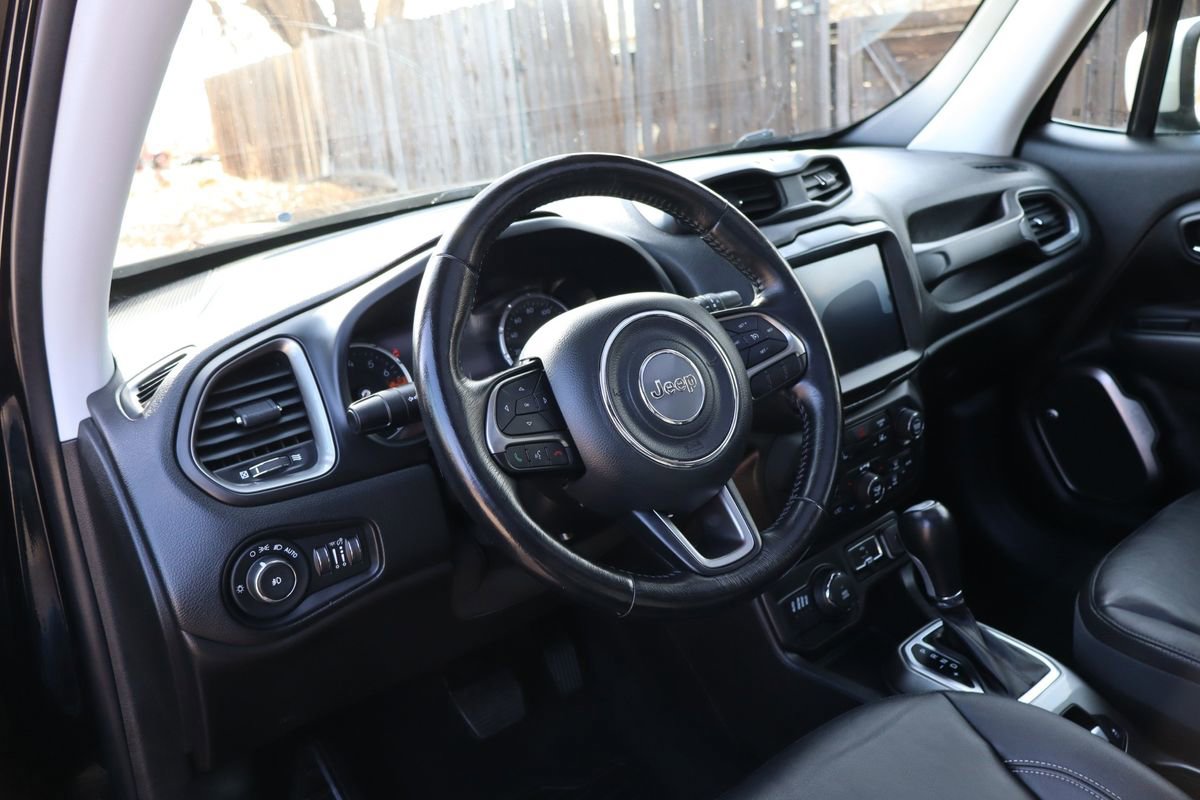 Used 2018 Jeep Renegade Limited w/ UConnect 8.4 Nav Group AWD/4WD image 15