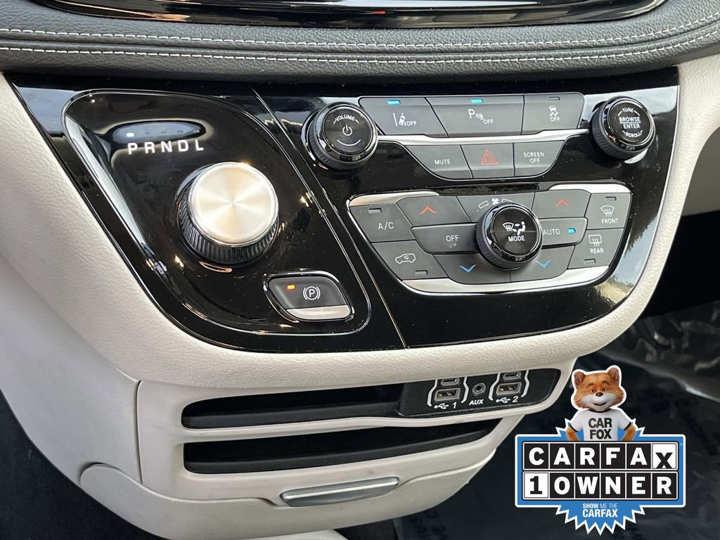 Used 2024 Chrysler Pacifica Select image 32