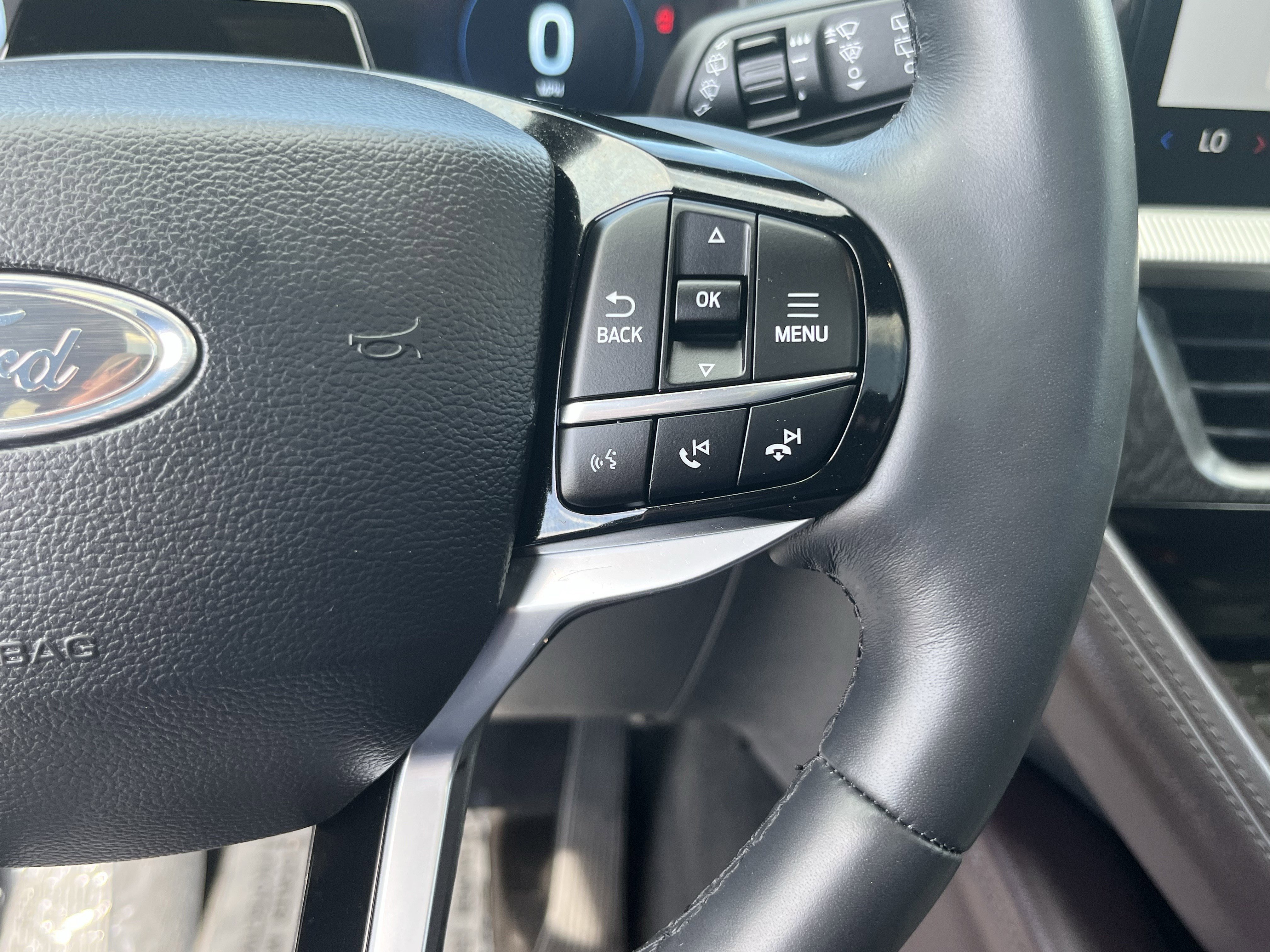 Used 2025 Ford Explorer Platinum w/ LUX Leather Package image 24