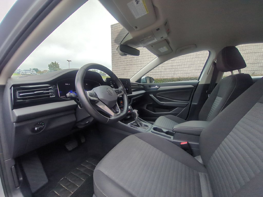 Used 2025 Volkswagen Jetta S FWD image 15