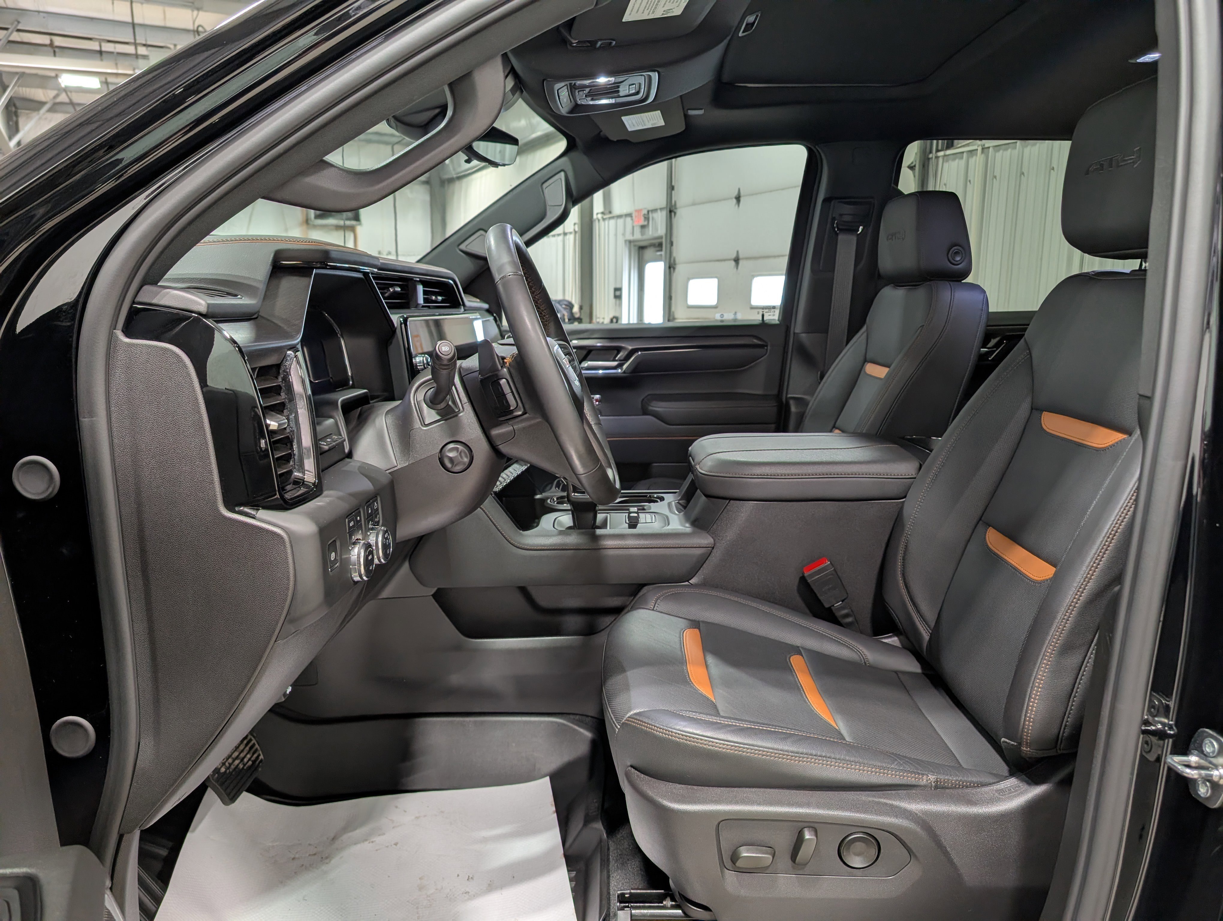 Used 2024 GMC Sierra 1500 AT4 w/ Technology Package image 17