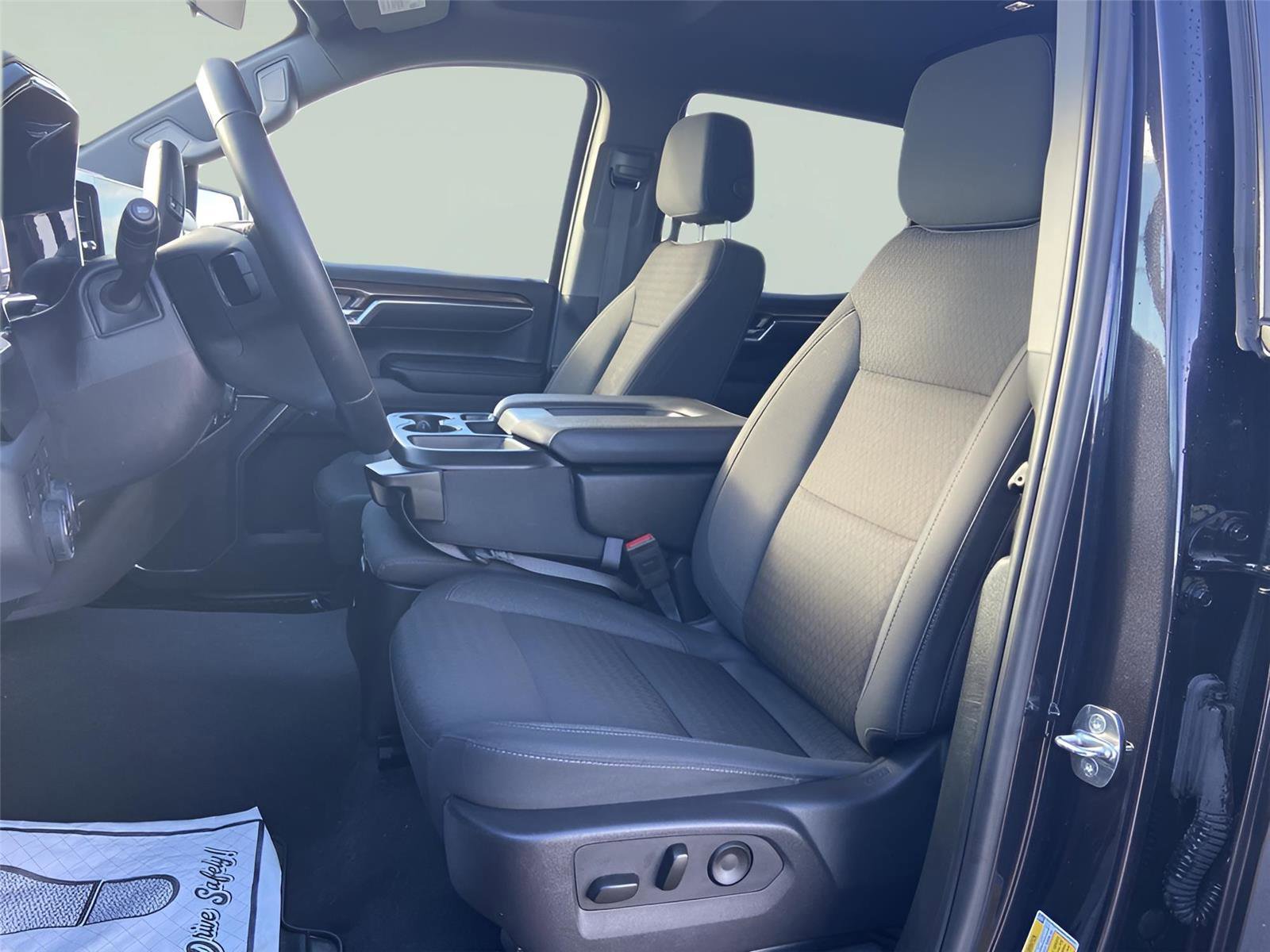 Used 2024 Chevrolet Silverado 1500 LT image 23