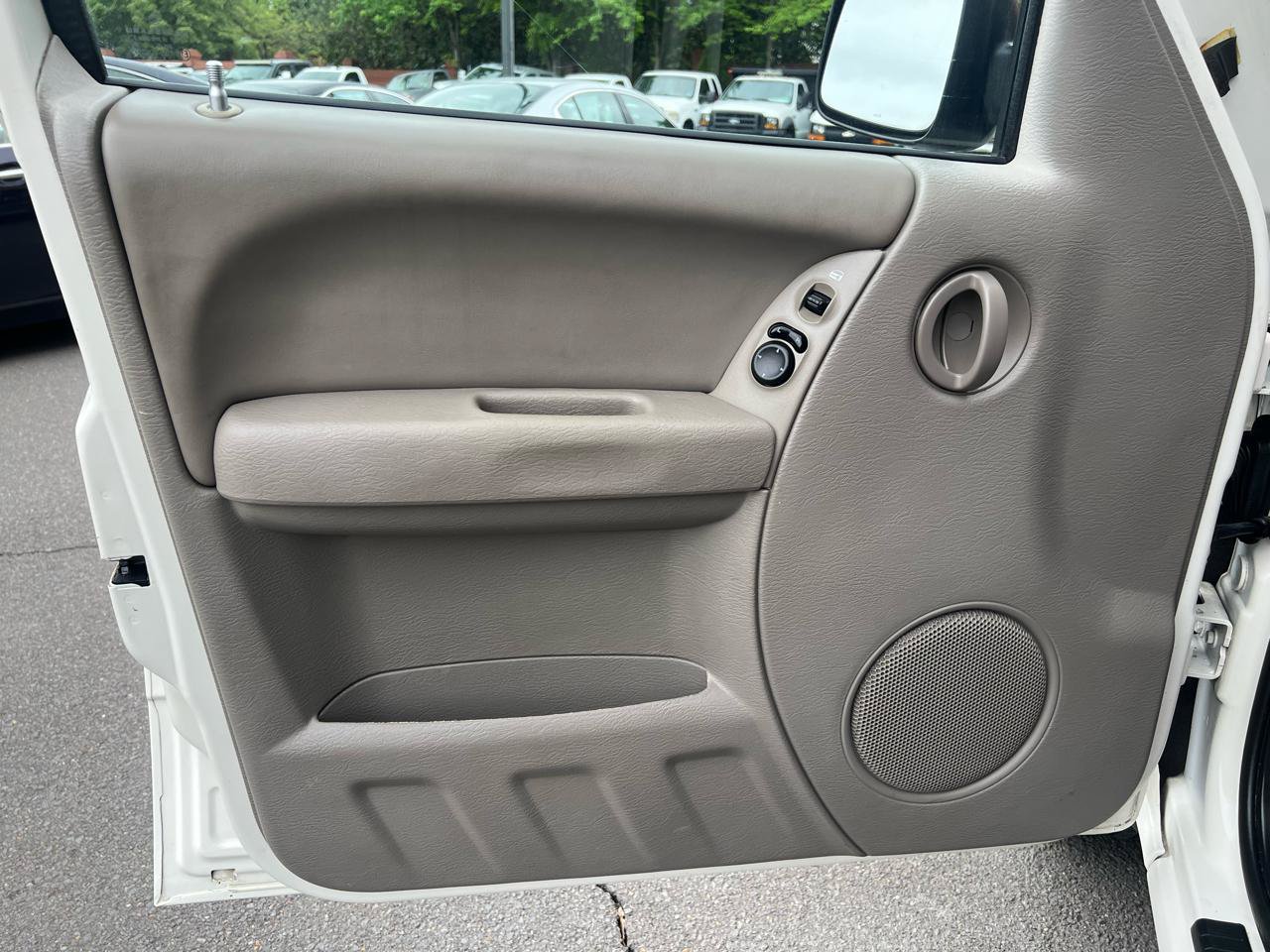 Used 2004 Jeep Liberty Sport w/ PWR Convenience Group AWD/4WD image 31