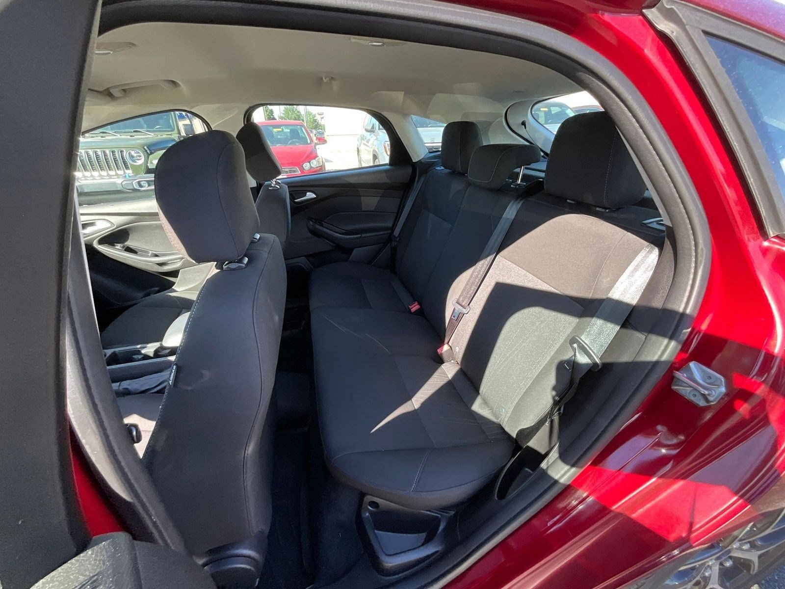 Used 2015 Ford Focus SE w/ SE Sport Package FWD image 20