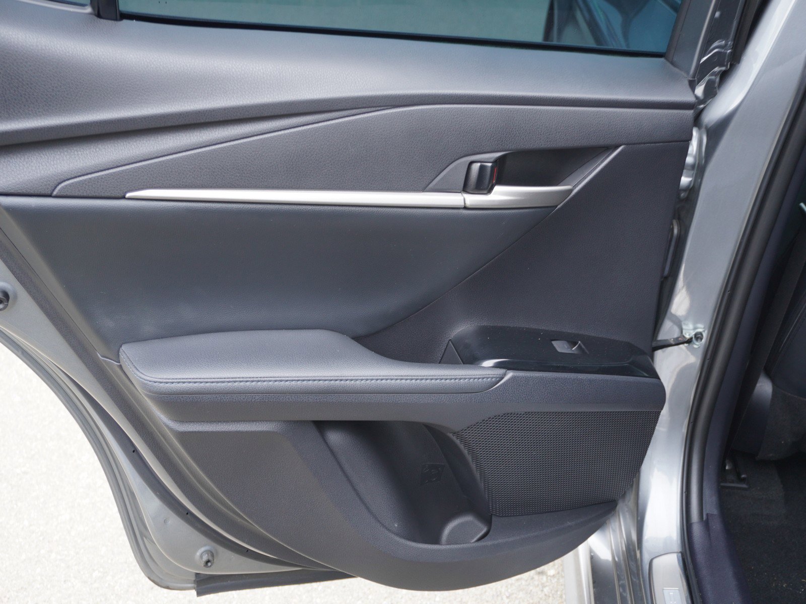 Used 2025 Toyota Camry XSE FWD image 12