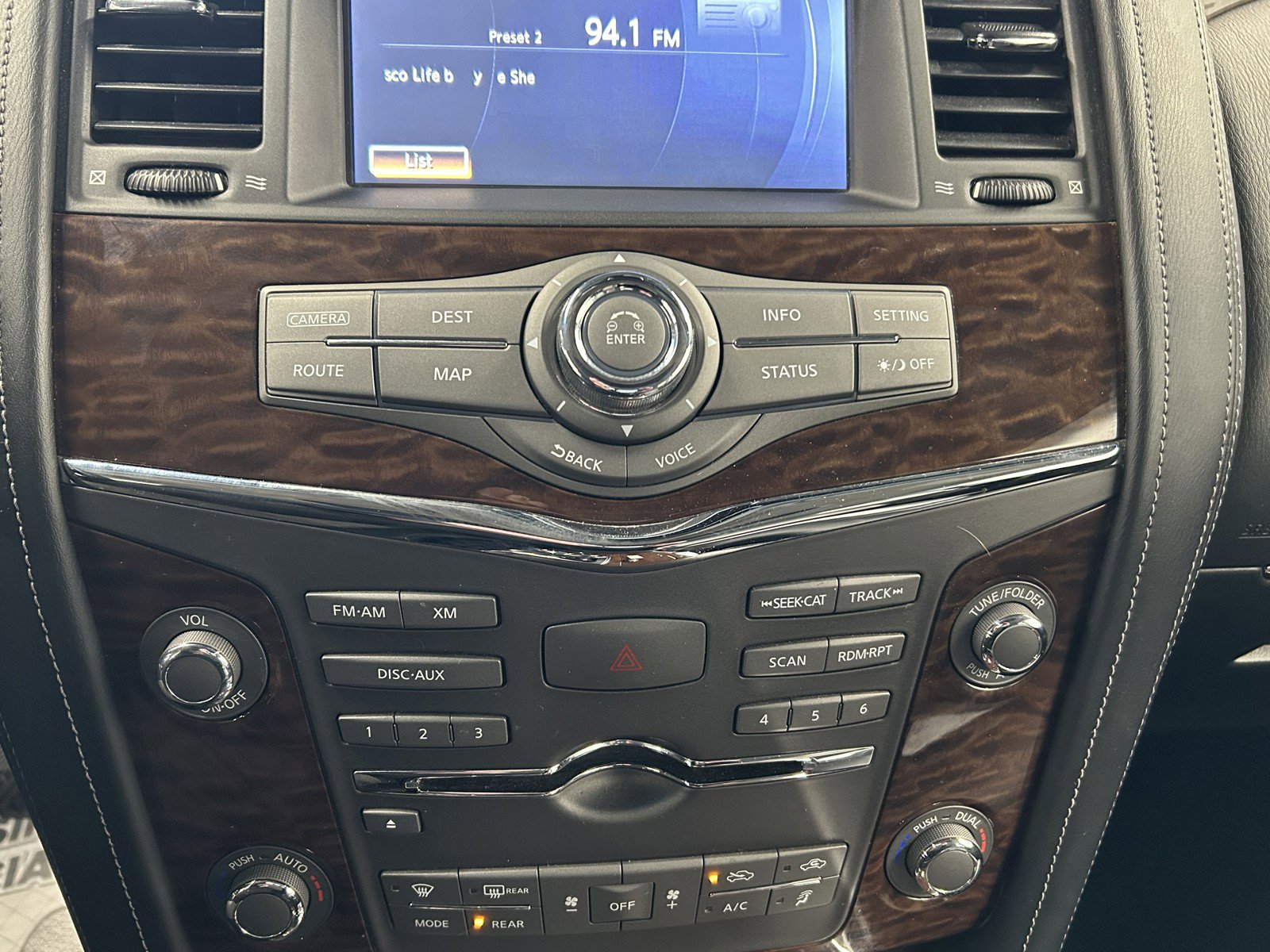 Used 2017 Nissan Armada Platinum image 32