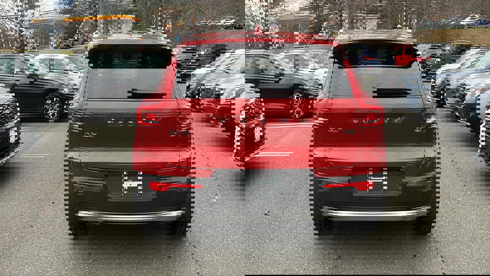 Used 2022 Volvo XC40 T5 Momentum image 6