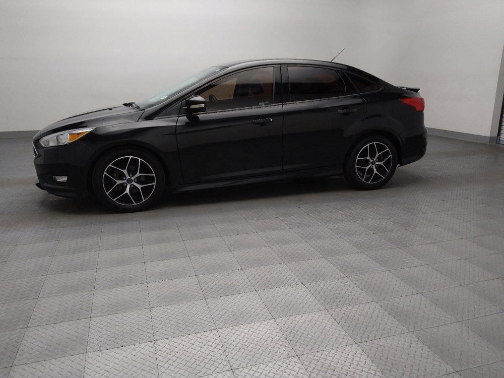 Used 2015 Ford Focus SE w/ SE Sport Package image 2