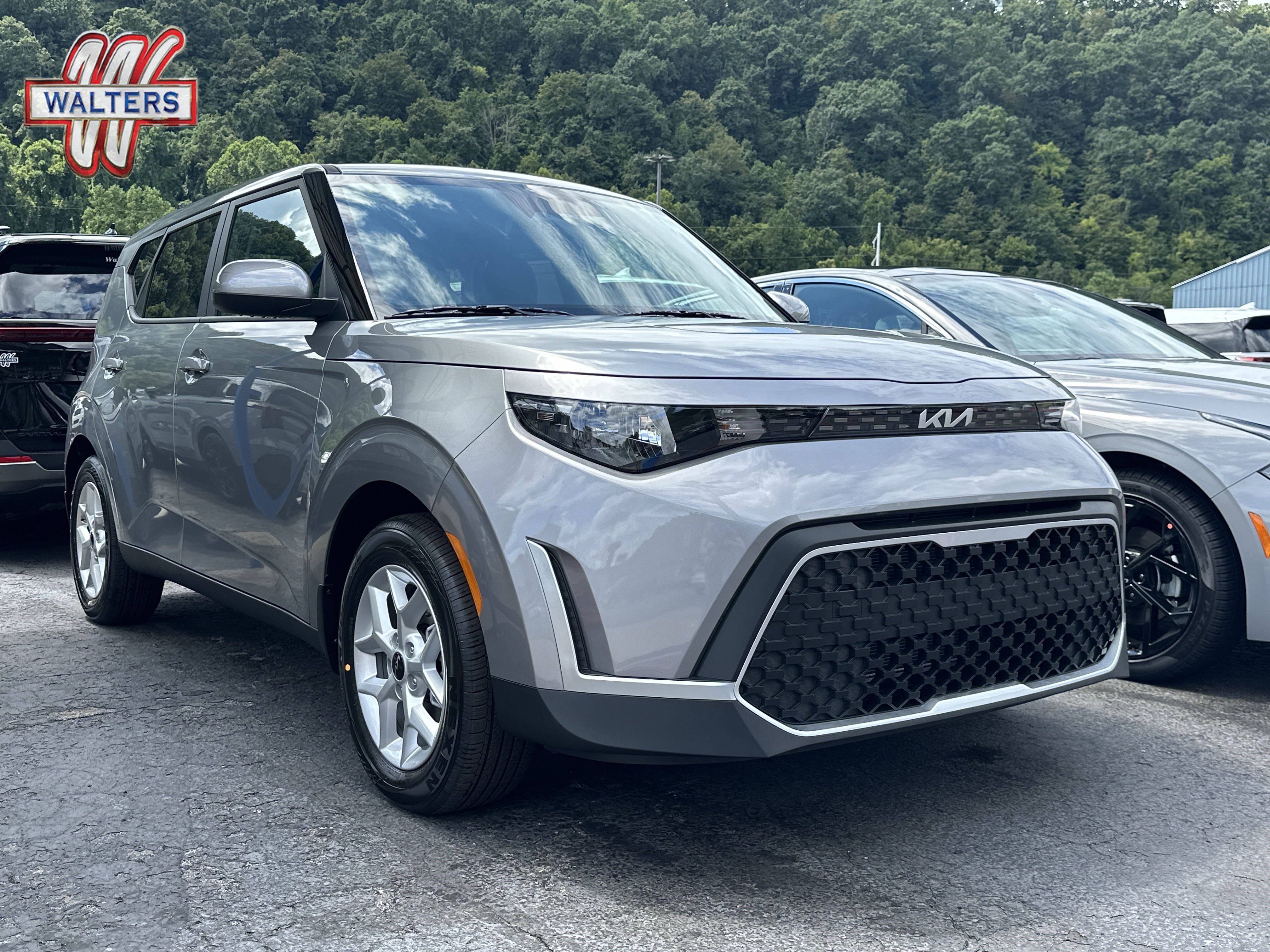 New 2025 Kia Soul LX