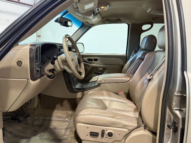 Used 2003 GMC Yukon XL Denali AWD/4WD image 32
