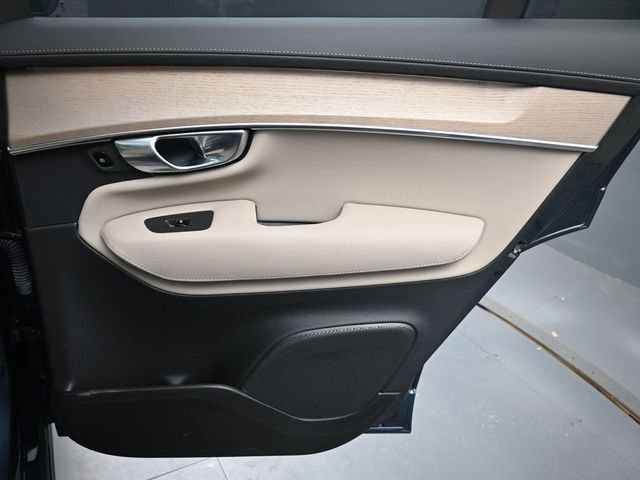Used 2025 Volvo XC90 B5 Plus w/ Protection Package image 28