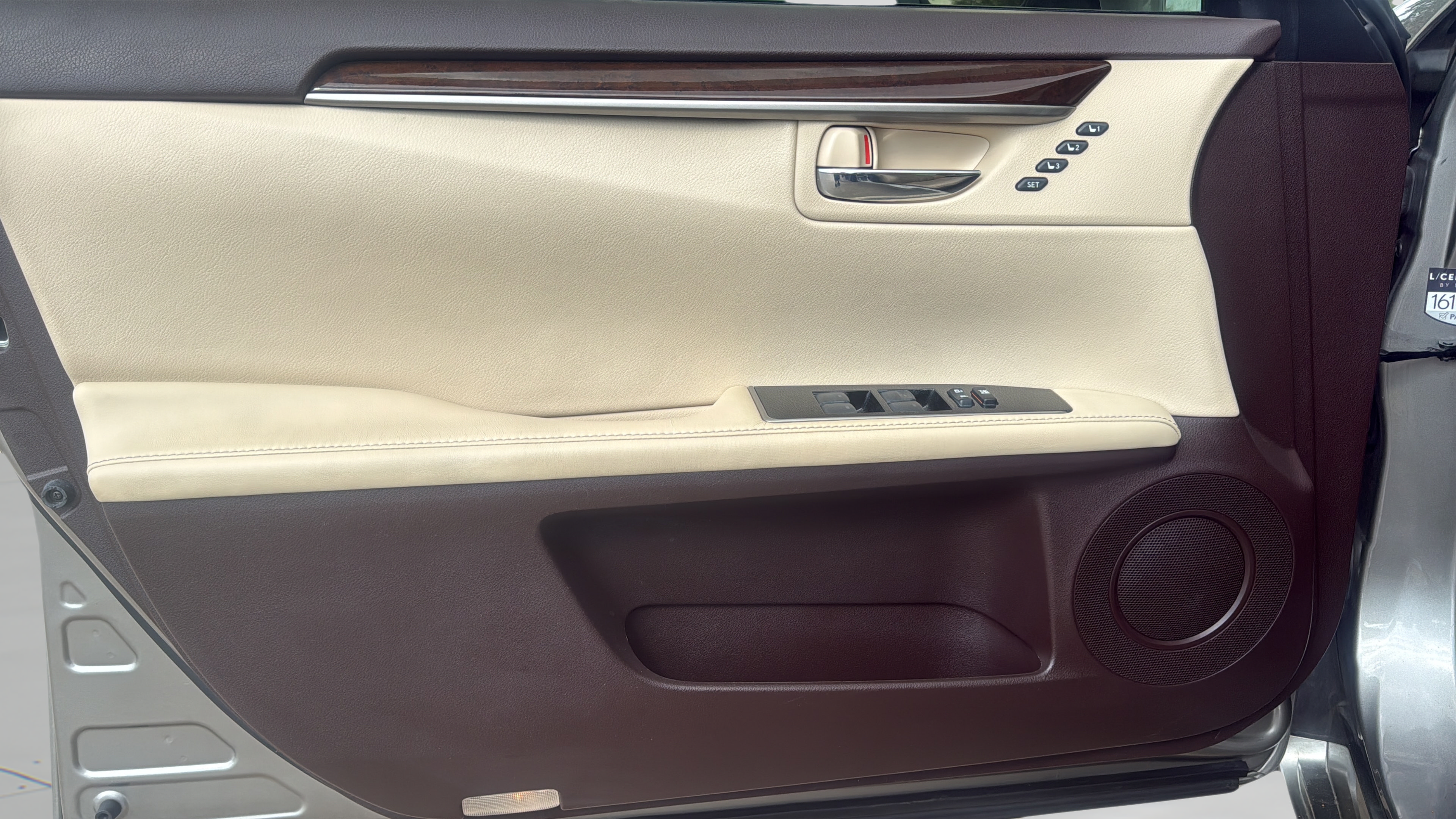 Used 2016 Lexus ES 350 w/ Luxury Package w/Wood Trim FWD image 12
